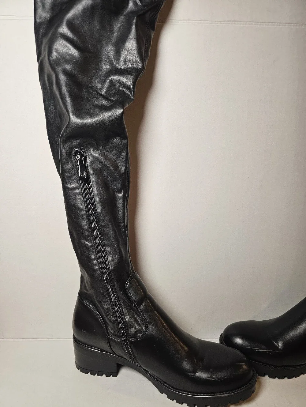 Azalea Wang Akira Surgical Over The Knee Thigh High Flat Boots Size 9 Womens